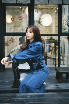 美女两腿间黑森林视频喷出